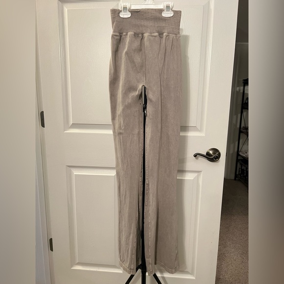 NWOT Free People Movement Good Karma Leggings - Picture 2 of 4
